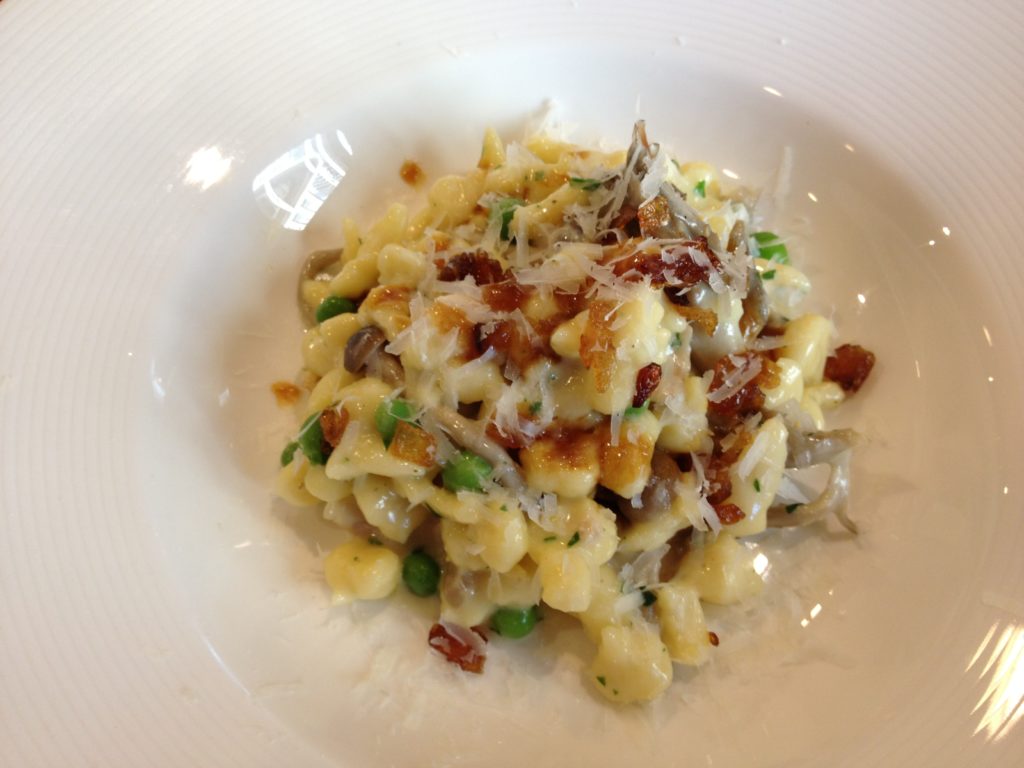 A fancy mac & cheese with rabbit and chanterelles - OMG....