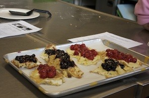 Cheese blintzes with fruit topping