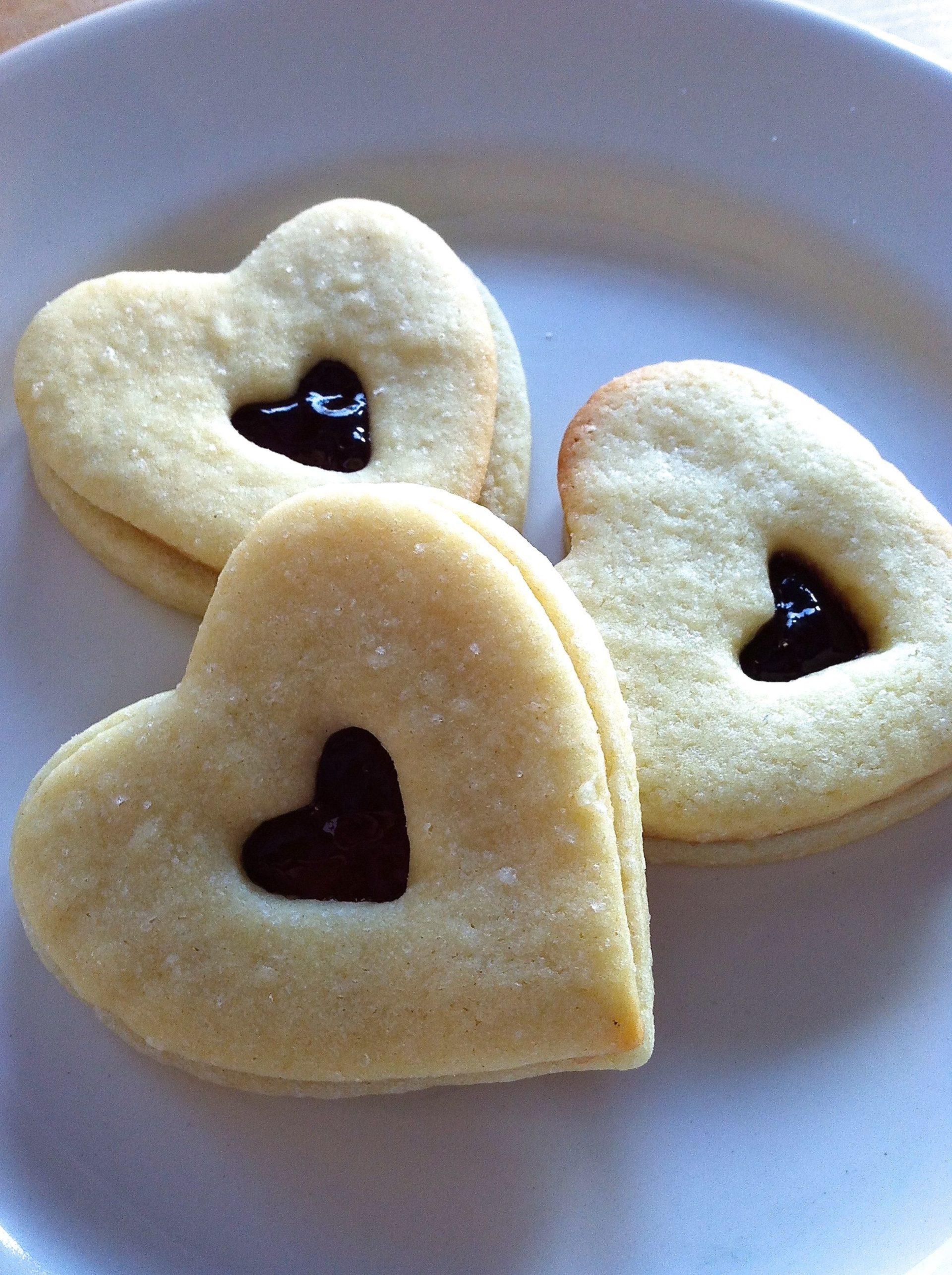 my-childhood-crush-the-always-romantic-linzer-cookie-tc-jewfolk