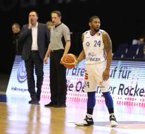 David Hicks playing for the Oettinger Rockets. (Photo by Sandro Halank, Wikimedia Commons)