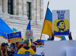 The crowd at the #StandWithUkraineMN rally March 6 at the State Capitol backed a No-Fly Zone in Ukraine. (TC Jewfolk Photo by Lev Gringauz)