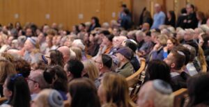 Some of the sanctuary at Beth El Synagogue on Oct. 10, 2023, for the Community Gathering in Solidarity with Israel. (Photo by Lev Gringauz/TC Jewfolk).