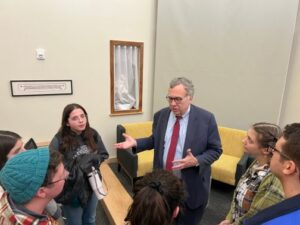 David Makovsky talks with students at Minnesota Hillel after a discussion on Israel and Palestine. (Photo by Lonny Goldsmith/TC Jewfolk).