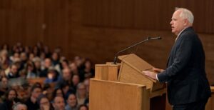 Minnesota Gov. Tim Walz speaks to a full crowd at Beth El Synagogue on Oct. 10, 2023 at the Community Gathering in Solidarity with Israel.(Photo by Darrell Owens).