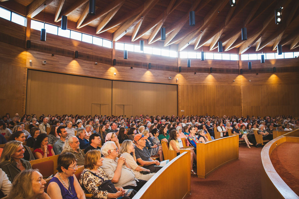 A full house at Beth El Synagogue!