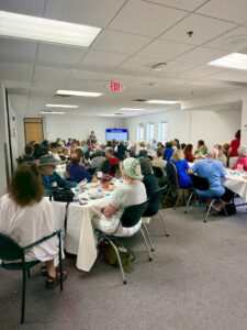 A full crowd at the first Sunday Shmooze event at the Minnesota JCC. (Galit Breen/TC Jewfolk).
